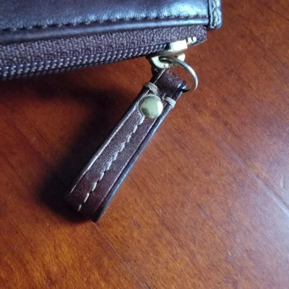 Coach Hamptons Embossed Stitched Signature Brown Leather Card Case with Keyring - Picture 9 of 14